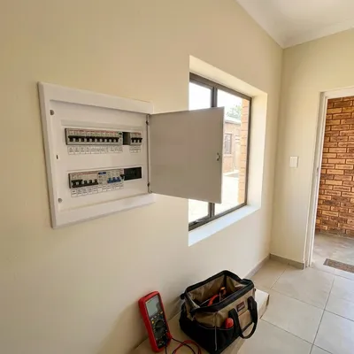 Electrician in East Rand, Boksburg & Edenvale - Moon Electrical and Consulting Services